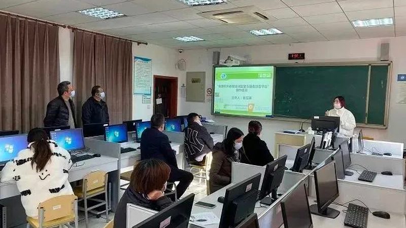 在选择网络教学平台时，以下要点需要关注：