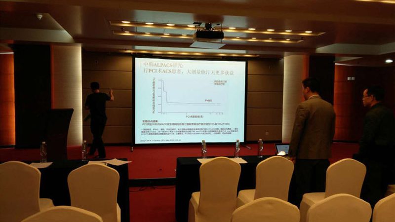 叉车安全操作规范：厂家培训的重要性与实施要点